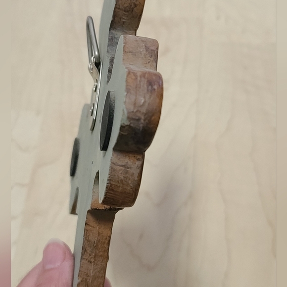 Large wall hanging cross - Picture 5 of 13